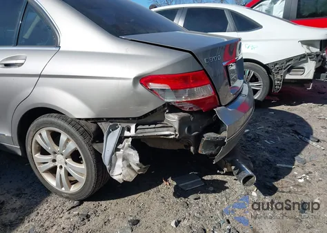 2009 Mercedes-Benz C 300 Luxury/Sport from USA, damaged, VIN WDDGF54X59F225175